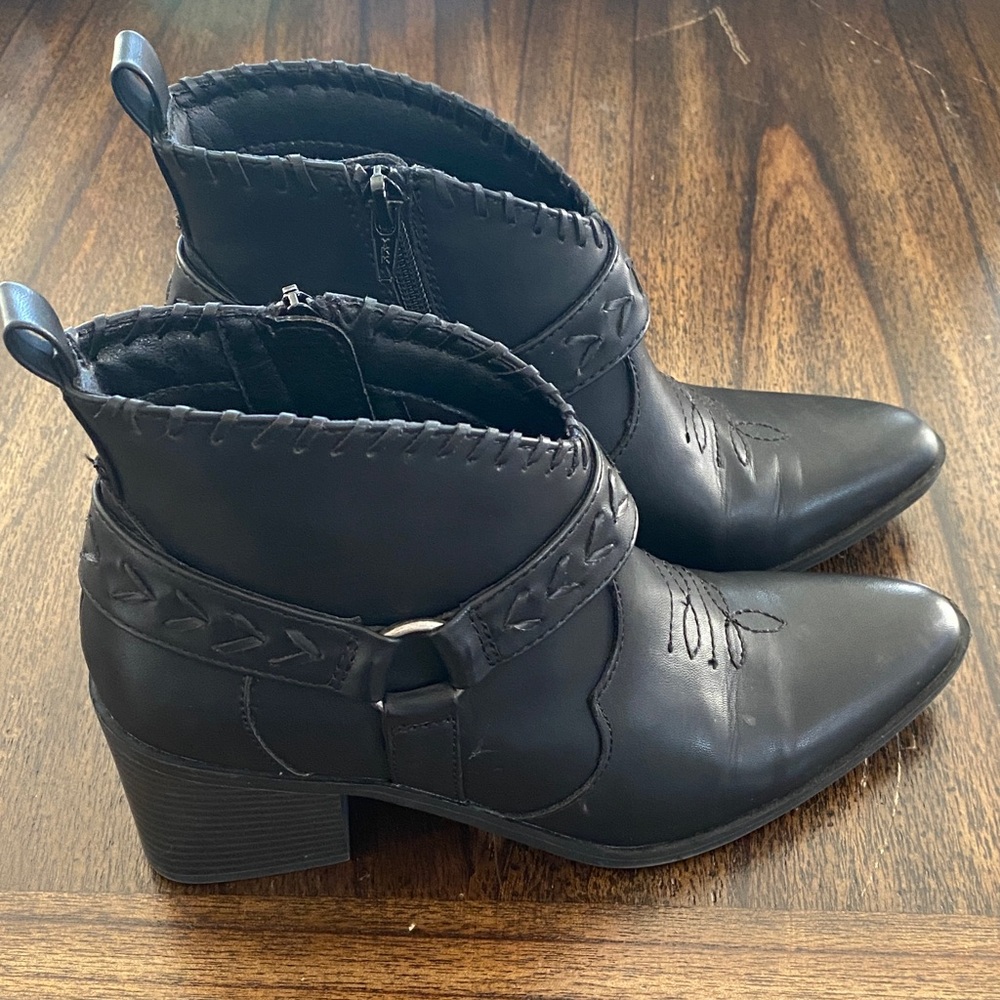 Frye & Co. Palma Booties Black Harness Western Almond Toe Ankle Boots 8M
